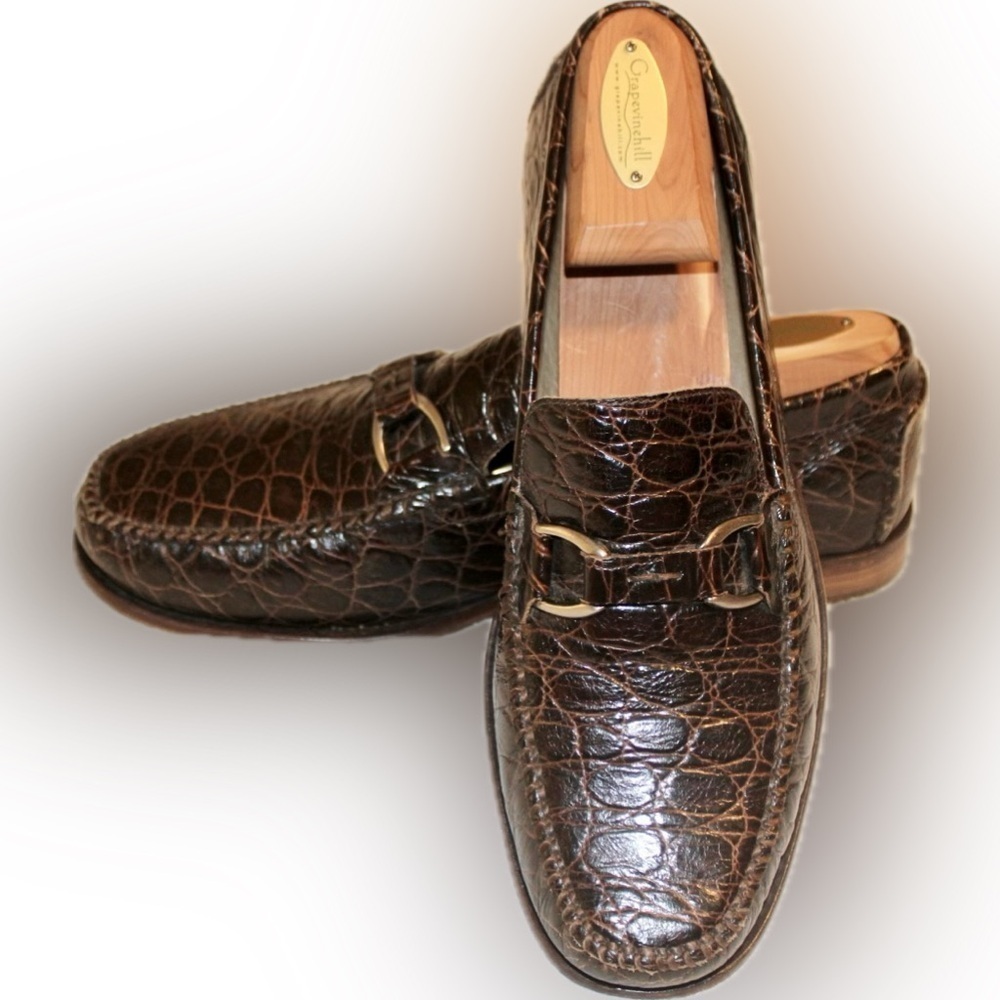 Johnston & Murphy8.5 brown alligator embossed. 80% soles remaining.